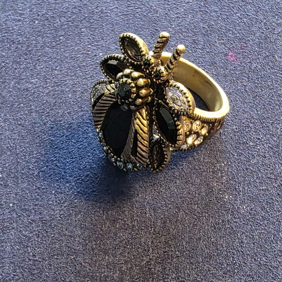 Heidi Daus Gold Tone Black Bee Statement Ring Size 6 (READ) /300 - Picture 3 of 9